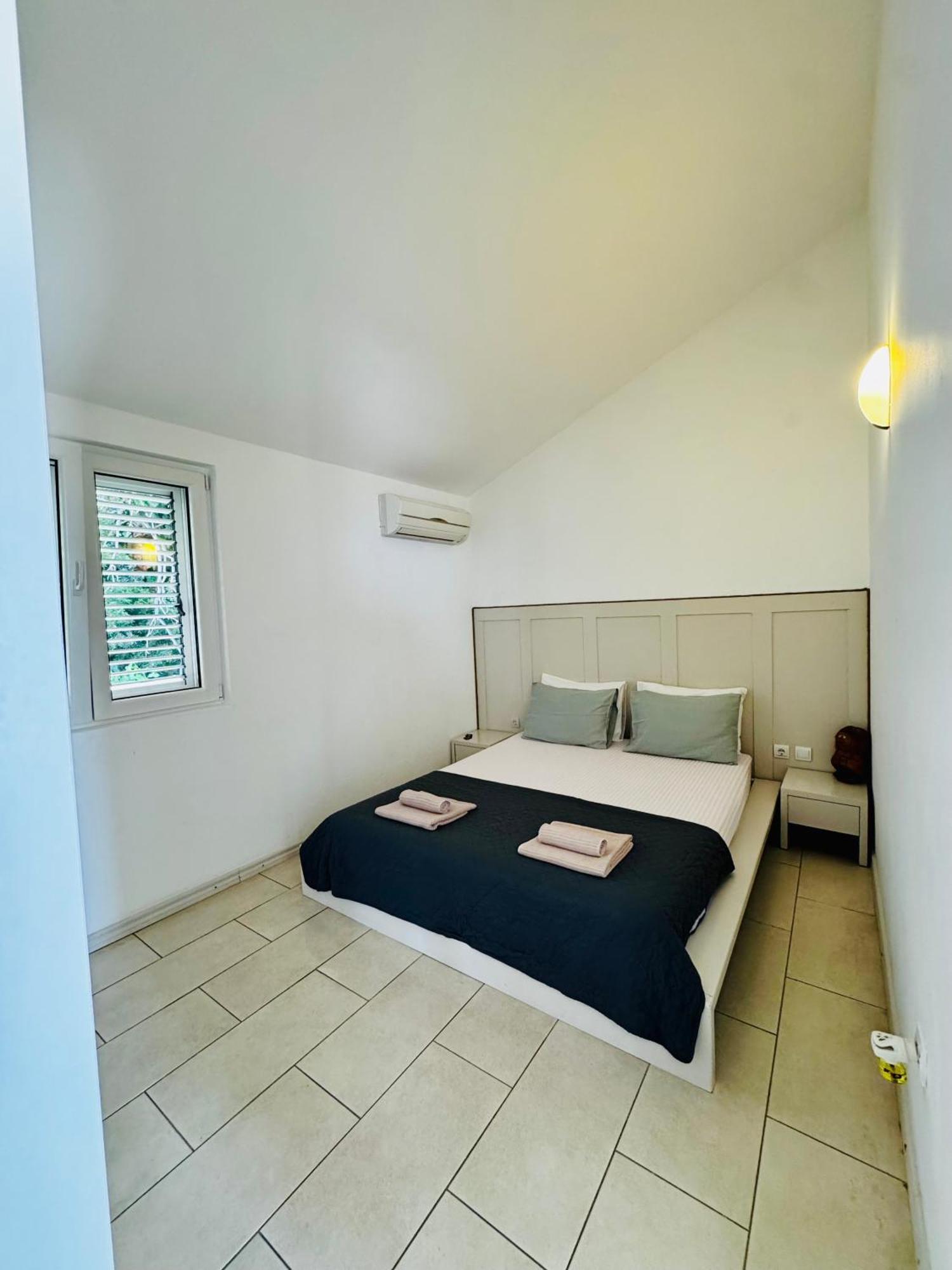Budva Felix Suites Exterior photo